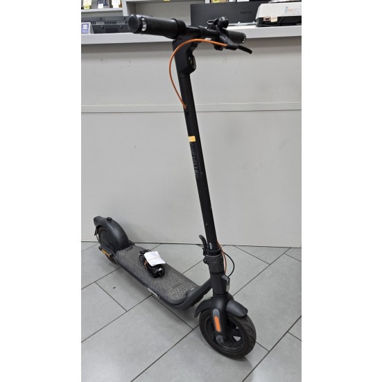 Hulajnoga Elektryczna Segway Ninebot KickScooter F2 Plus 55km 400W OPIS !